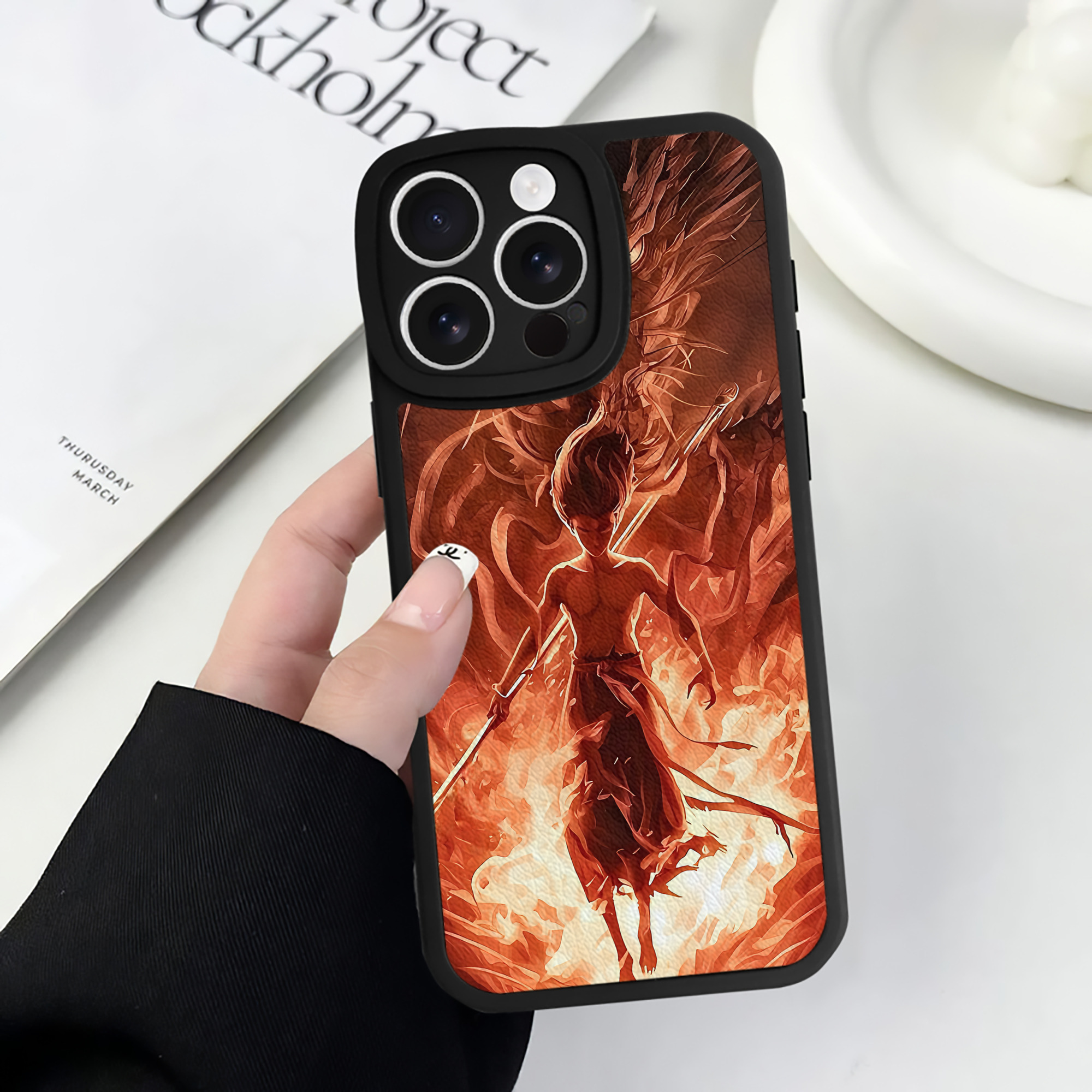 （画像用） Ne Zha 2 ナタ 魔童の大暴れ 【iPhone 16シリーズ対応】シリコンスマホケース（レザー調） 材質：シリコン